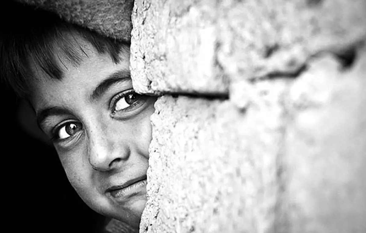 چرا کودکان فقیر زودتر به بلوغ می رسند؟