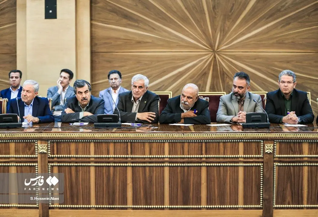 نشست رئیس جمهور با جمعی از اصناف و بازاریان/گزراش تصویری