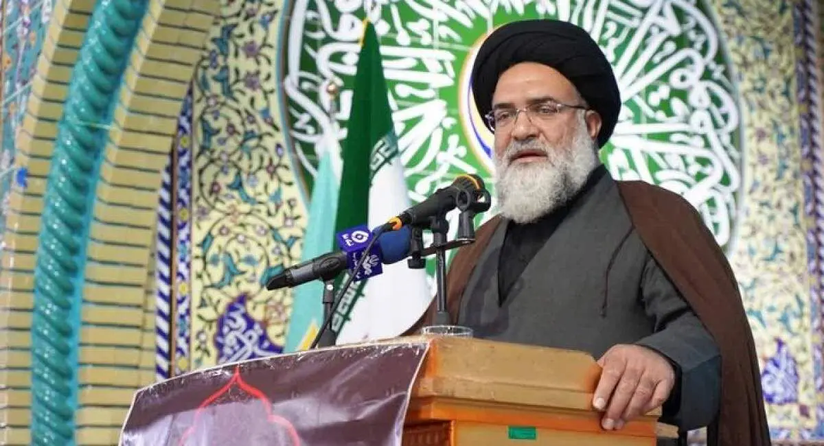 حضور رهبر انقلاب در مراسم تشییع پیکر رهبر شهید در مشهد 
