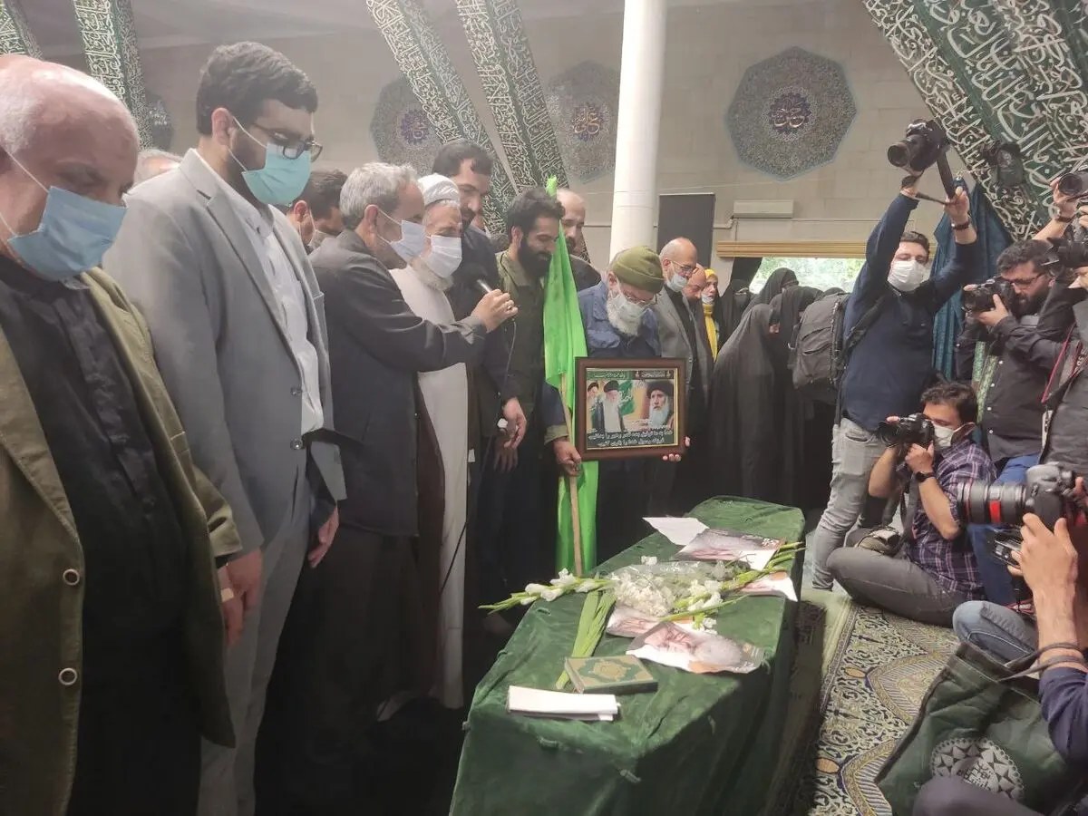 تهرانی‌ها آیت‌الله فاطمی‌نیا را «حسین گویان» بدرقه کردند+فیلم

