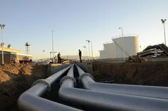 نشت نفت در محدوده میدان فرودگاه اهواز