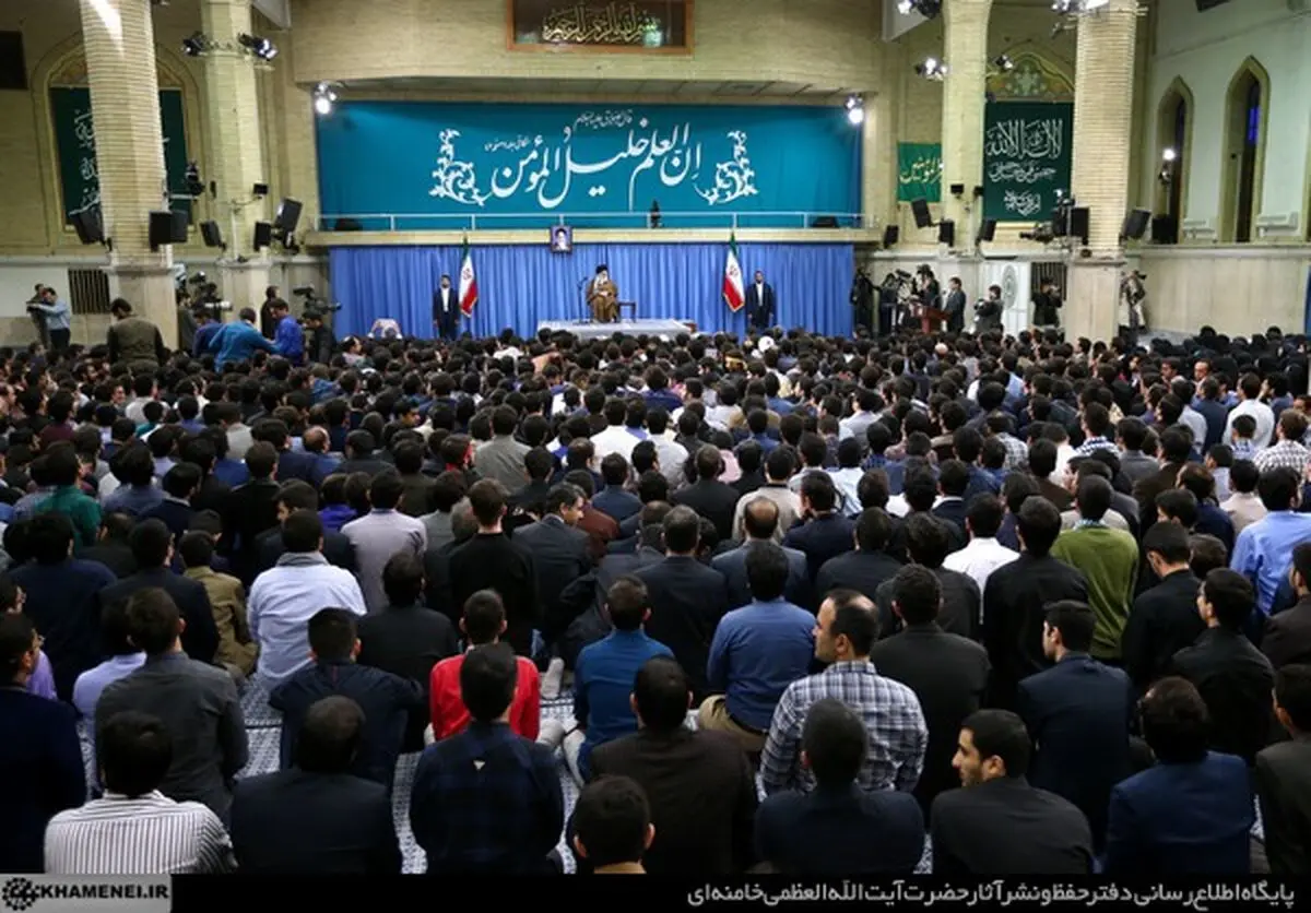 جمعی از نخبگان جوان با رهبر انقلاب دیدار کردند