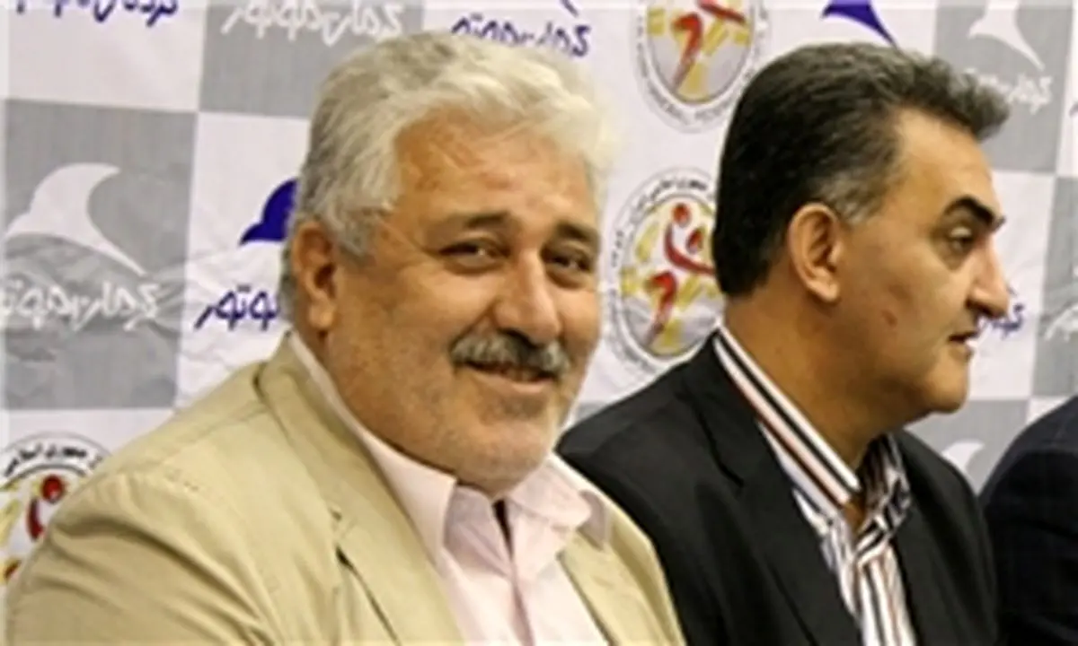 برای ویزای شینگن اسم همسروفرزندم را در لیست تیم ملی آوردم