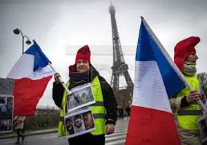 تظاهرات زنان طرفدار جنبش ضد سرمایه‌داری در پاریس