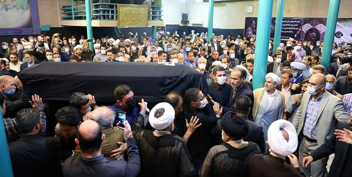 وداع با پیکر مرحوم دعایی در حسینیه جماران