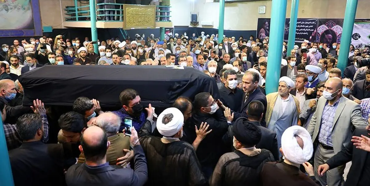 وداع با پیکر مرحوم دعایی در حسینیه جماران