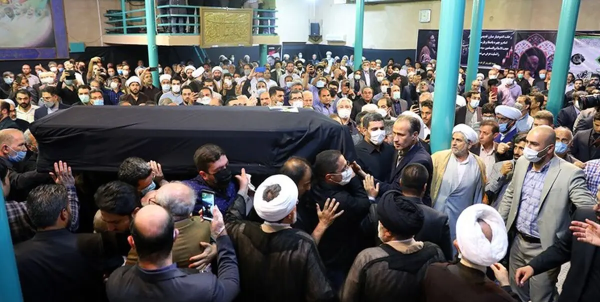 وداع با پیکر مرحوم دعایی در حسینیه جماران