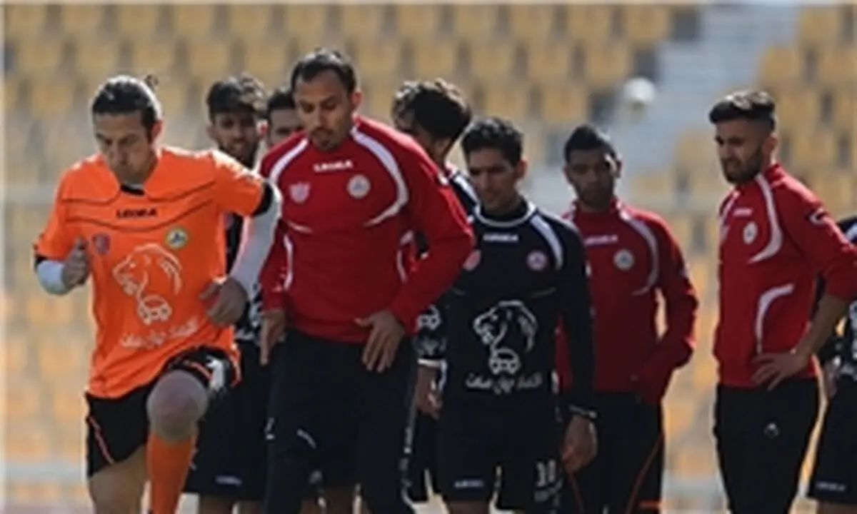 نفتی‌ها حاضر به بازی با پیکان نشدند