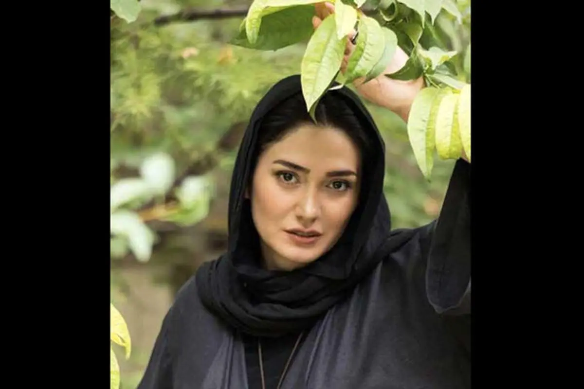 سلفی ماشینی «مینا وحید» با شکل و شمایلی جدید