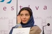 بوسه بازیگر جوان بر صورت «فاطمه معتمدآریا» /عکس