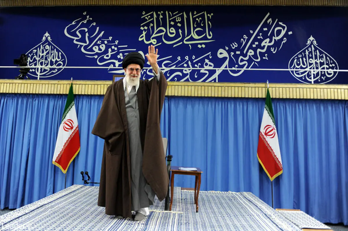 روزگار، روزگار همه چیز است؛ هم مذاکره هم موشک/باید قوی و هوشیار مذاکره کرد تا سرمان کلاه نرود