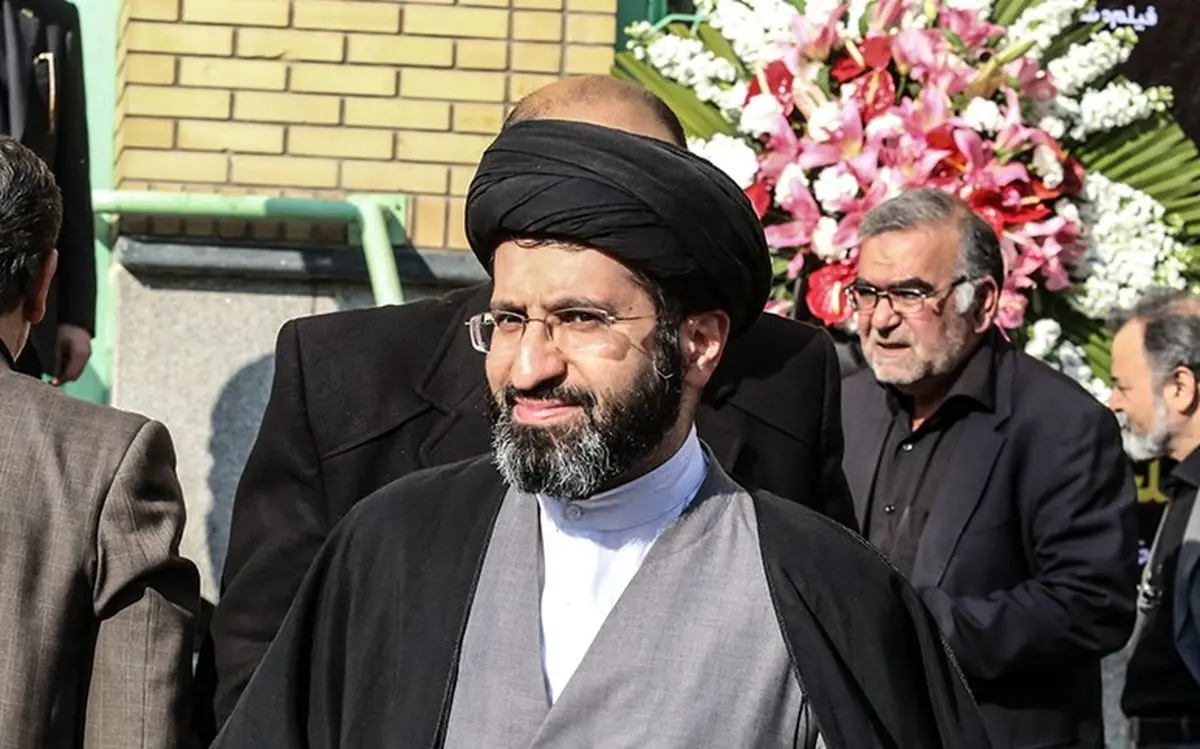 فرزند رهبرانقلاب چه ماشینی سوار می شود+عکس