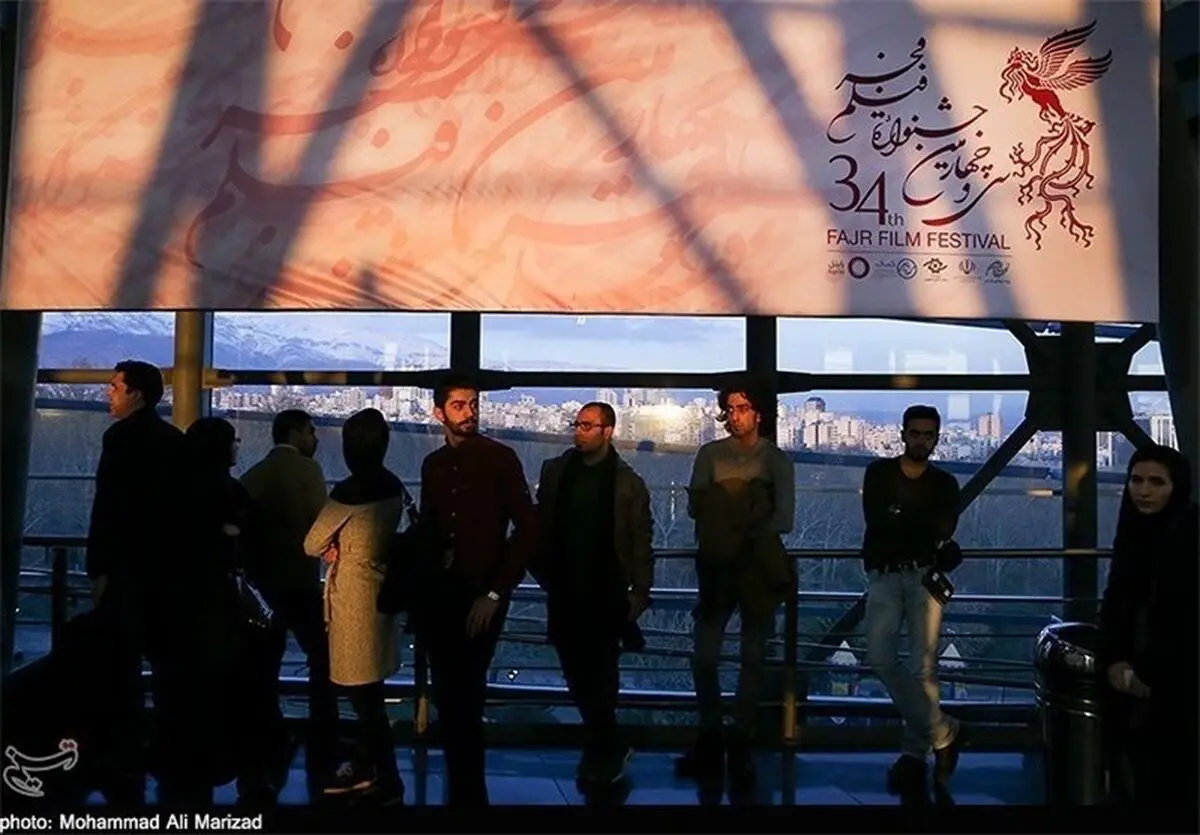 خبرنگار مرغ عروسی و عزا نیست!
