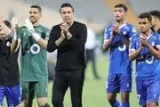 استقلالی‌ها علیه نکونام
