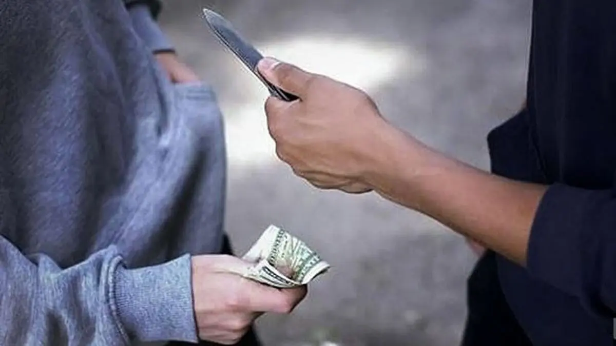 زورگیر خشنی که پسر‌های نوجوان را طعمه قرار می‌داد