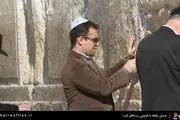 عکسِ یادگاری پسر متوهم سیا با رؤسایش