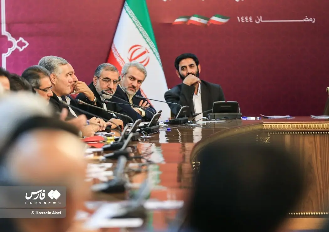 نشست رئیس جمهور با جمعی از اصناف و بازاریان/گزراش تصویری