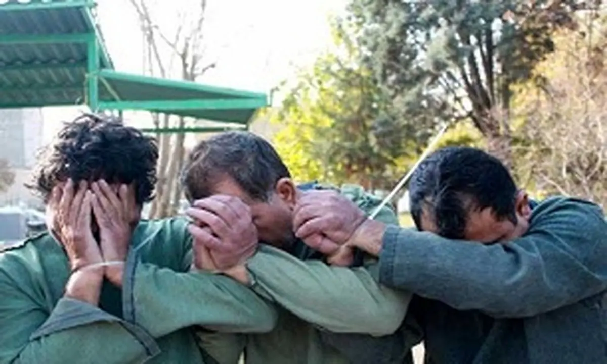 دختر جوان جیببر زائران خارجی مشهد