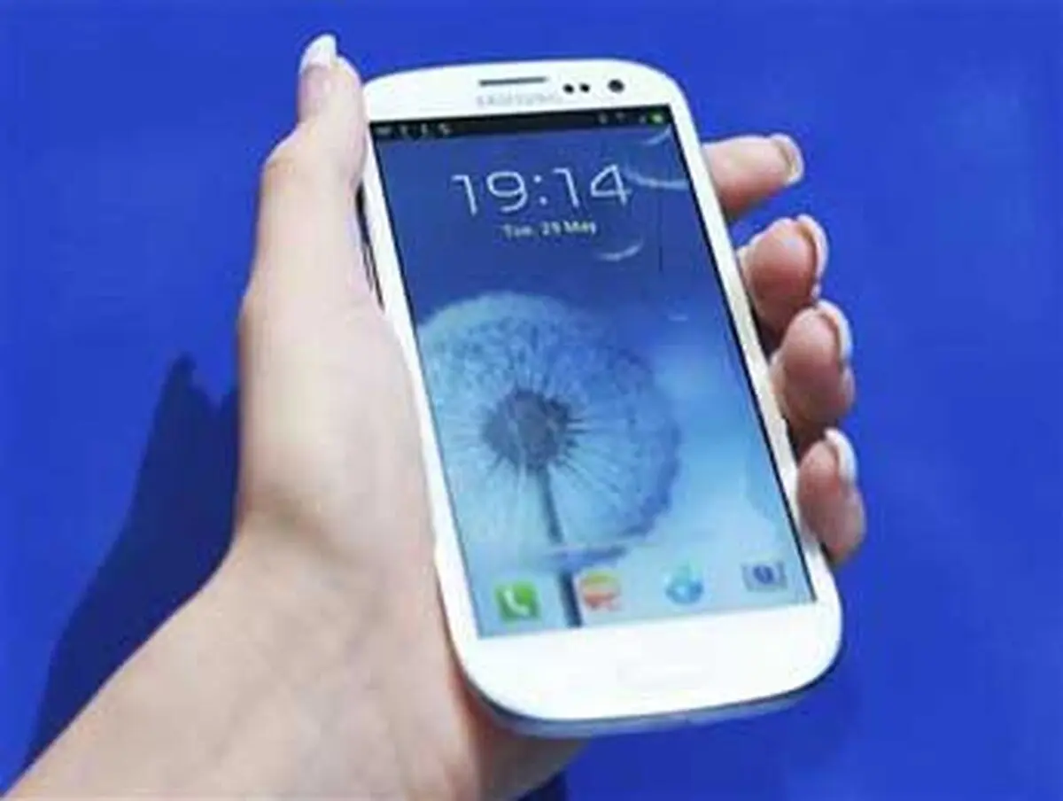 Apple may seek to stop U. S. launch of Galaxy phone
