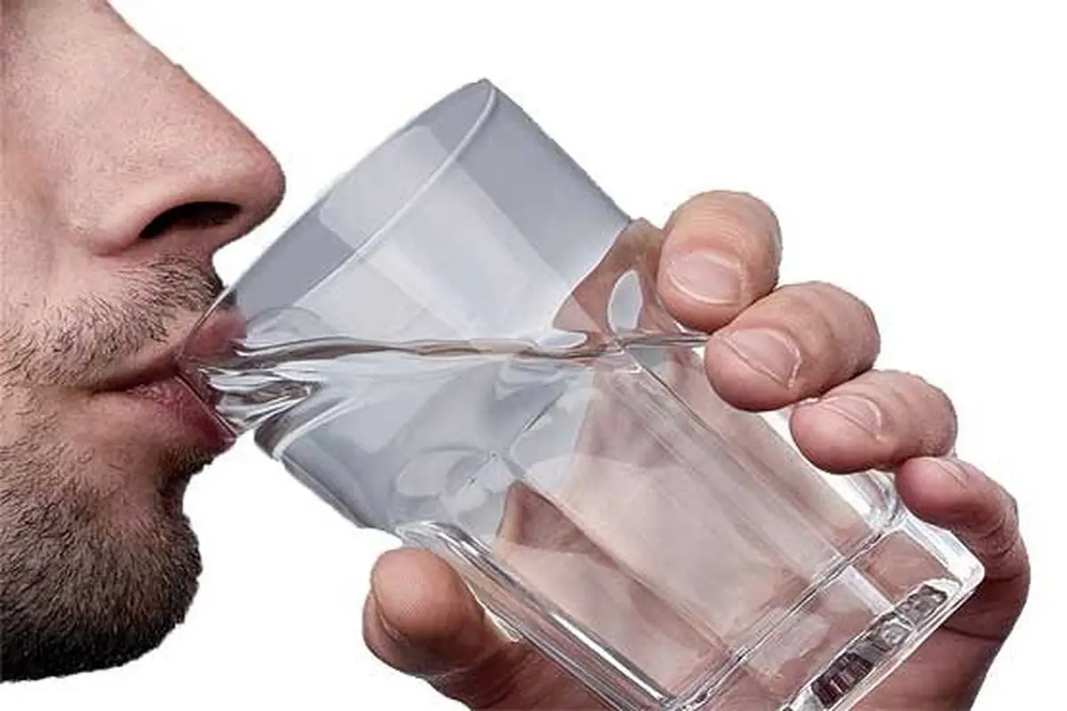 چرا بعضیها با خوردن آب هم چاق میشوند؟