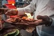 ببینید| خطرناک‌ترین رستوران خیابانی!
