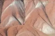 روستایی با کوه‎های عجیب