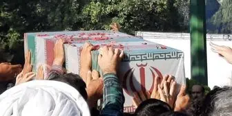 
تشییع و خاکسپاری پیکر‌های دو شهید گمنام در کنار دریاچه چیتگر
