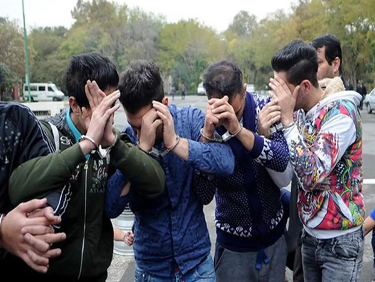 8 دختر وپسر در میهمانی شبانه در سپیدان دستگیر شدند