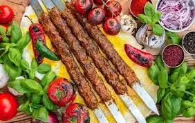 کباب ۱۰۰ تومانی سم خالص است/ قیمت منطقی یک سیخ چند؟
