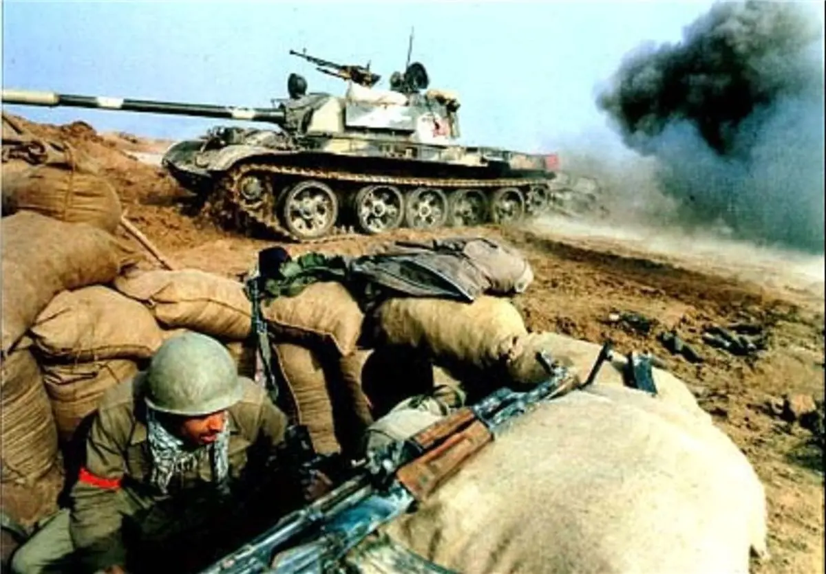 فرماندهی که گونی خاک کول میکرد!