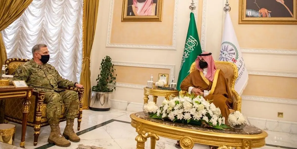 دیدار خالد بن‌سلمان با رئیس ستاد مشترک ارتش آمریکا