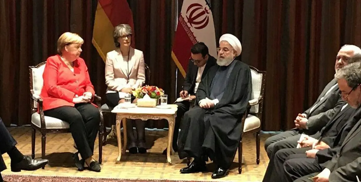 مرکل با روحانی دیدار کرد