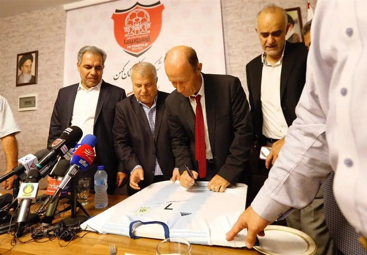 مدیران پرسپولیس نمی‌دانند چطور حواشی را کم کنند