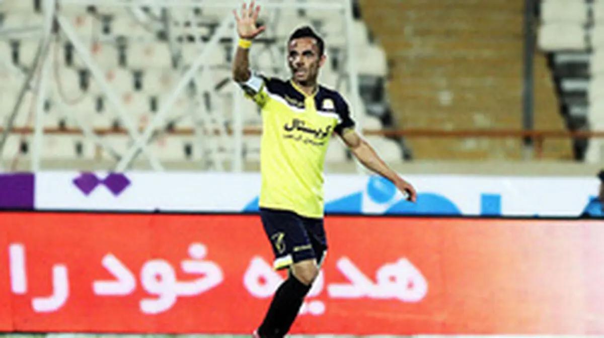 
بازیکن اسبق پرسپولیس شاگرد میثاقیان شد
