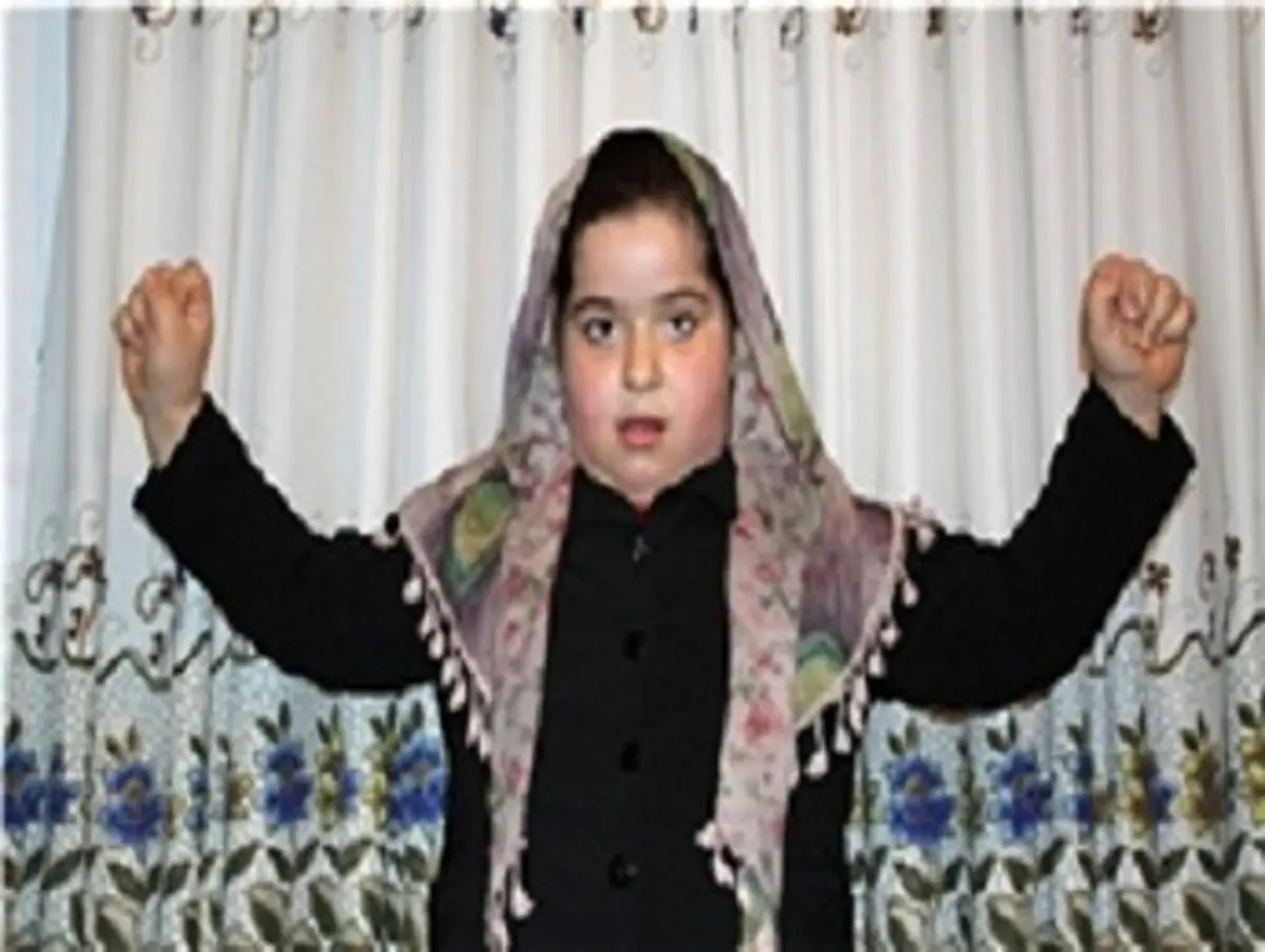 وزنه برداری دختر هشت ساله