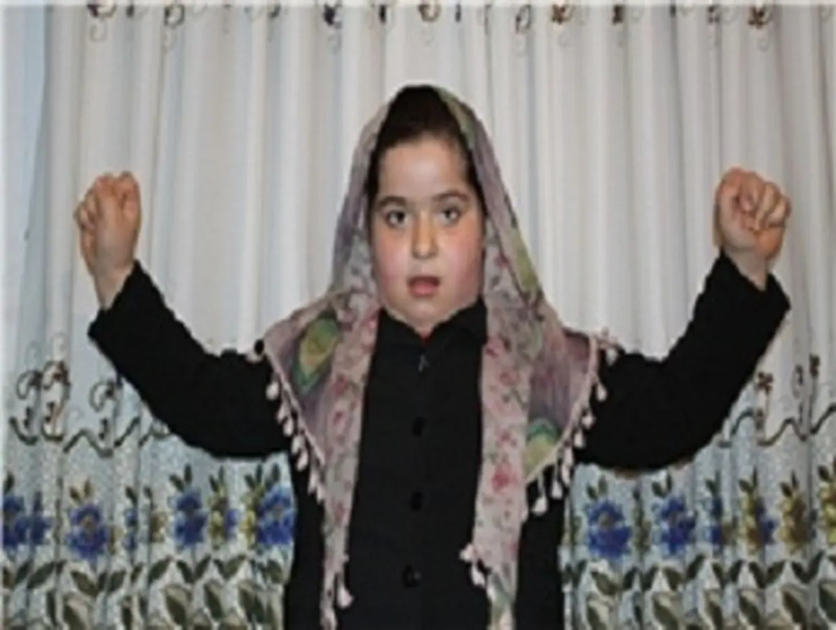 وزنه برداری دختر هشت ساله
