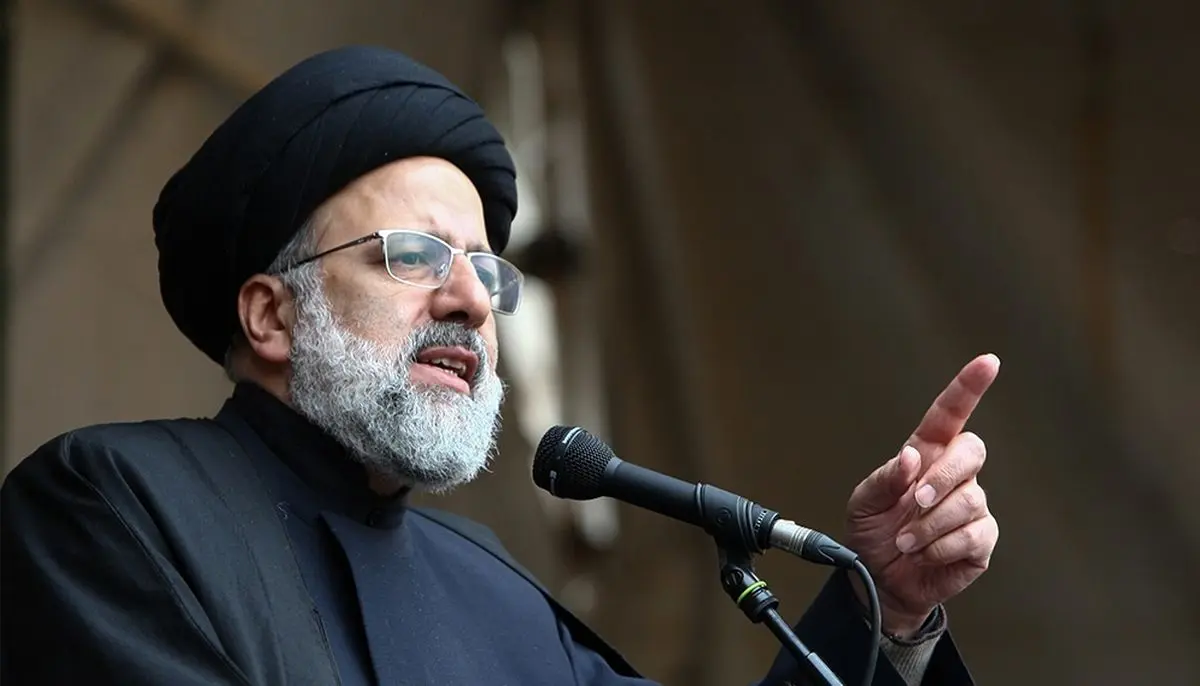 نمایشگاه دائمی در لباس سربازی با حضور رئیسی افتتاح شد