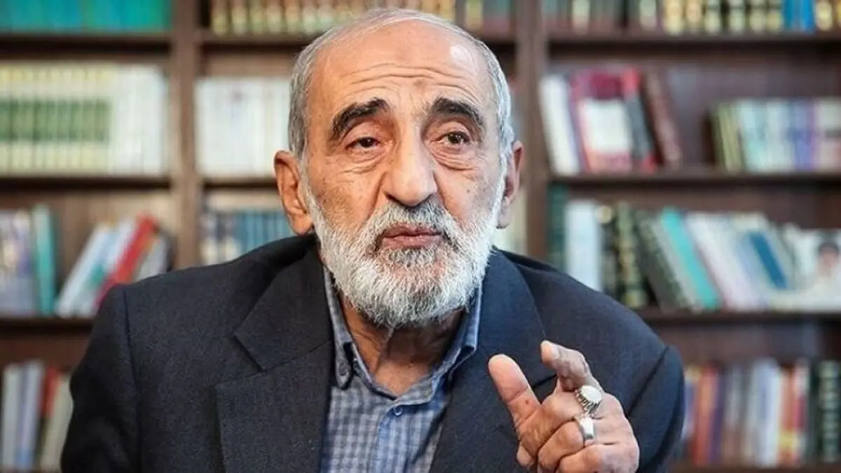 شریعتمداری: گشایش تنگه هرمز خلع سلاح ایران است 