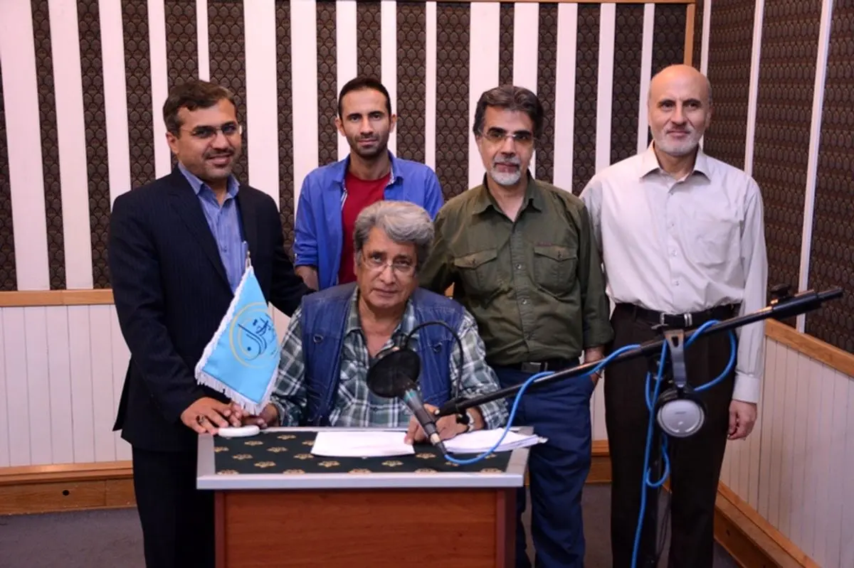 «آریو برزن» در کتاب شب رادیو تهران