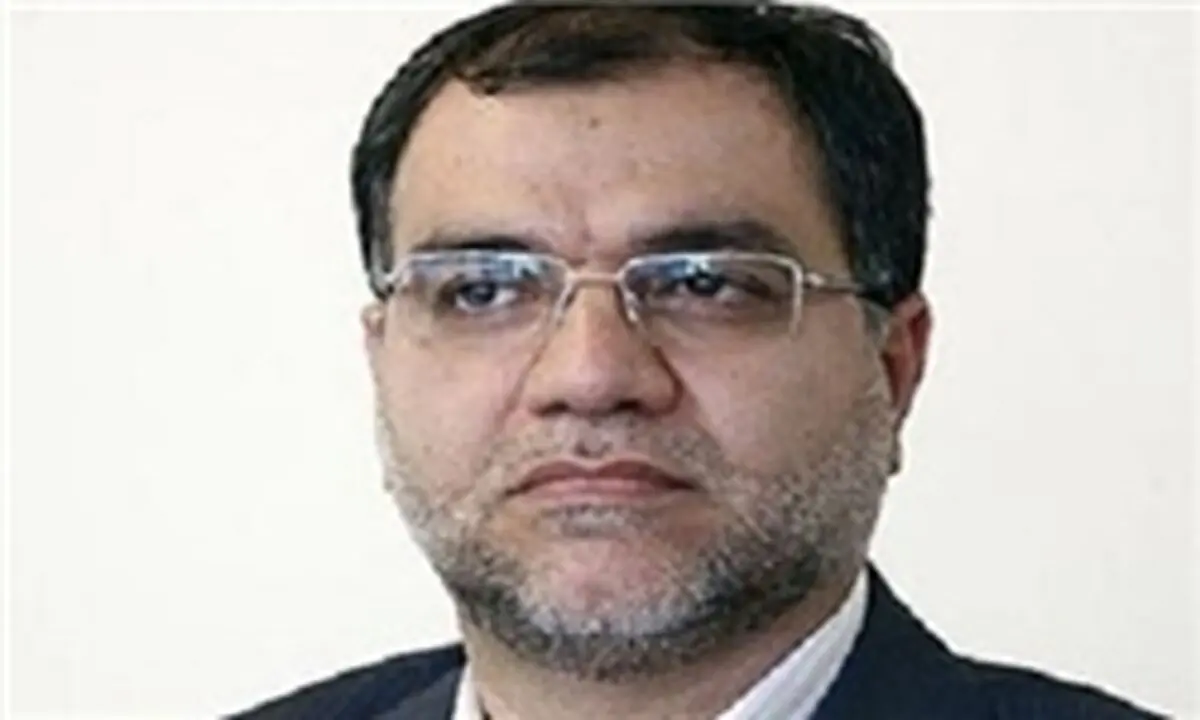 کنار خائنین نایستیم!
