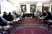حضور مشاور و دستیار مقام معظم رهبری در منزل شهید لاریجانی