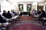 حضور مشاور و دستیار مقام معظم رهبری در منزل شهید لاریجانی