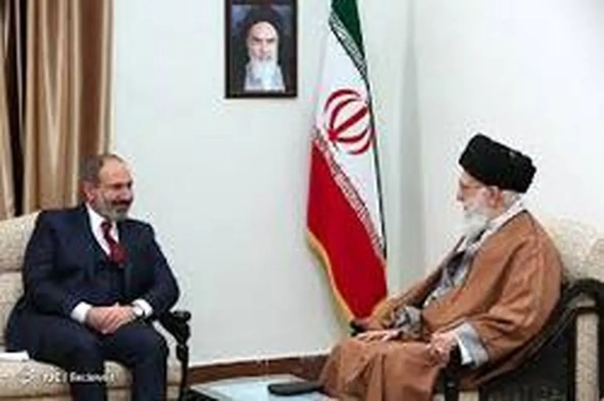 کتاب اهدایی رهبر انقلاب به نخست وزیر ارمنستان+عکس
