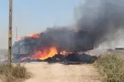 آتش‌سوزی کامیون حامل کاه در آق‌قلا + تصاویر