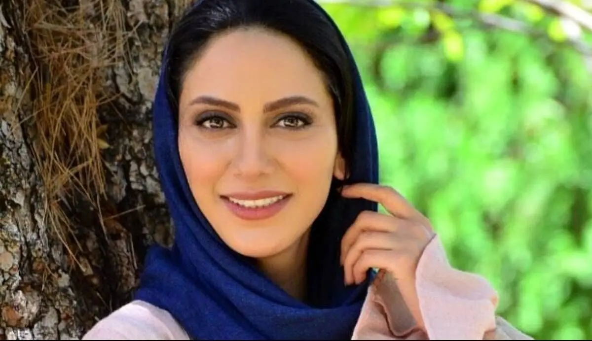 مونا فرجاد در جمع خانوادگی مهراب قاسمخانی