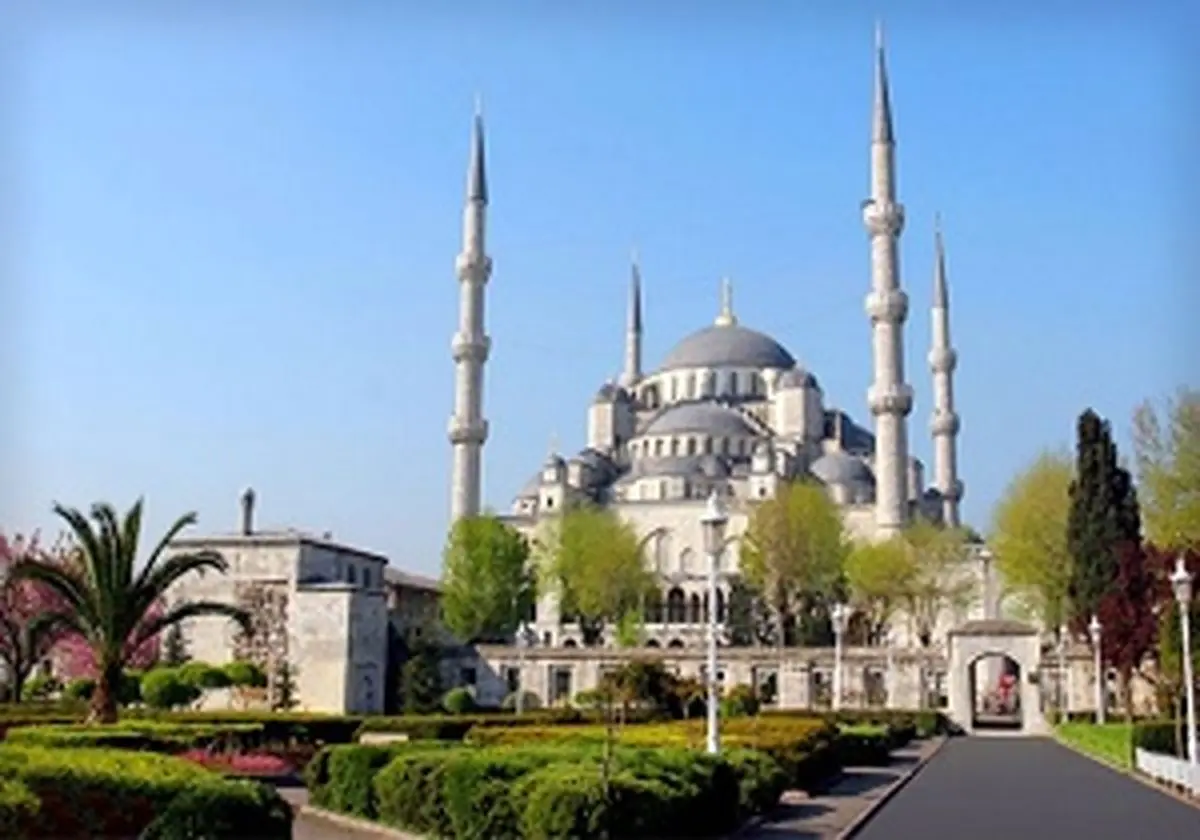 وقوع انفجار نزدیک مسجد سلطان احمد استانبول+عکس