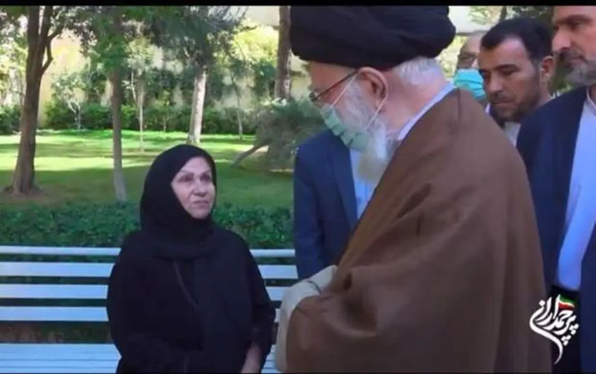 لحظاتی از دیدار مادر شهید الداغی با رهبر انقلاب