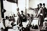 کتک‌زدن چپ دست‌ها در مکتب خانه!/ عکس