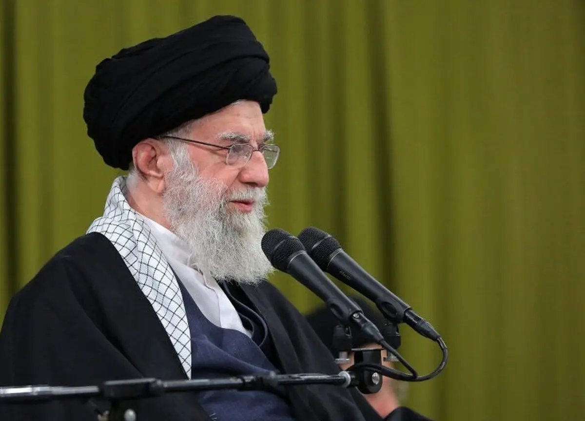 رهبر انقلاب با کارگران دیدار می کنند
