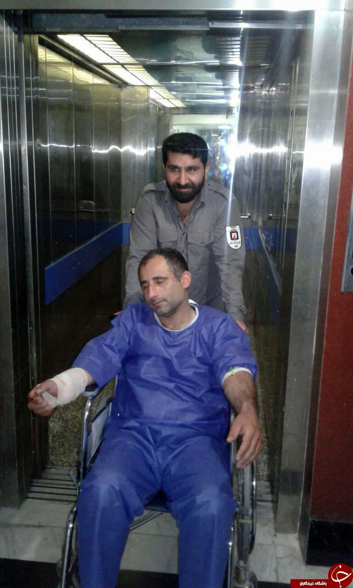 مصدومیت
دو آتش نشان در حادثه آتش سوزی +تصاویر